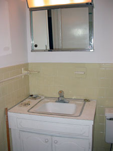 hallbath2.jpg